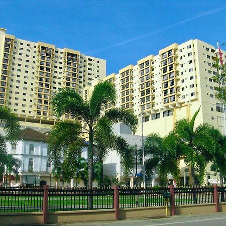 N'Dnie Homestay Pelangi Mall Condominium Kota Bharu Exterior photo